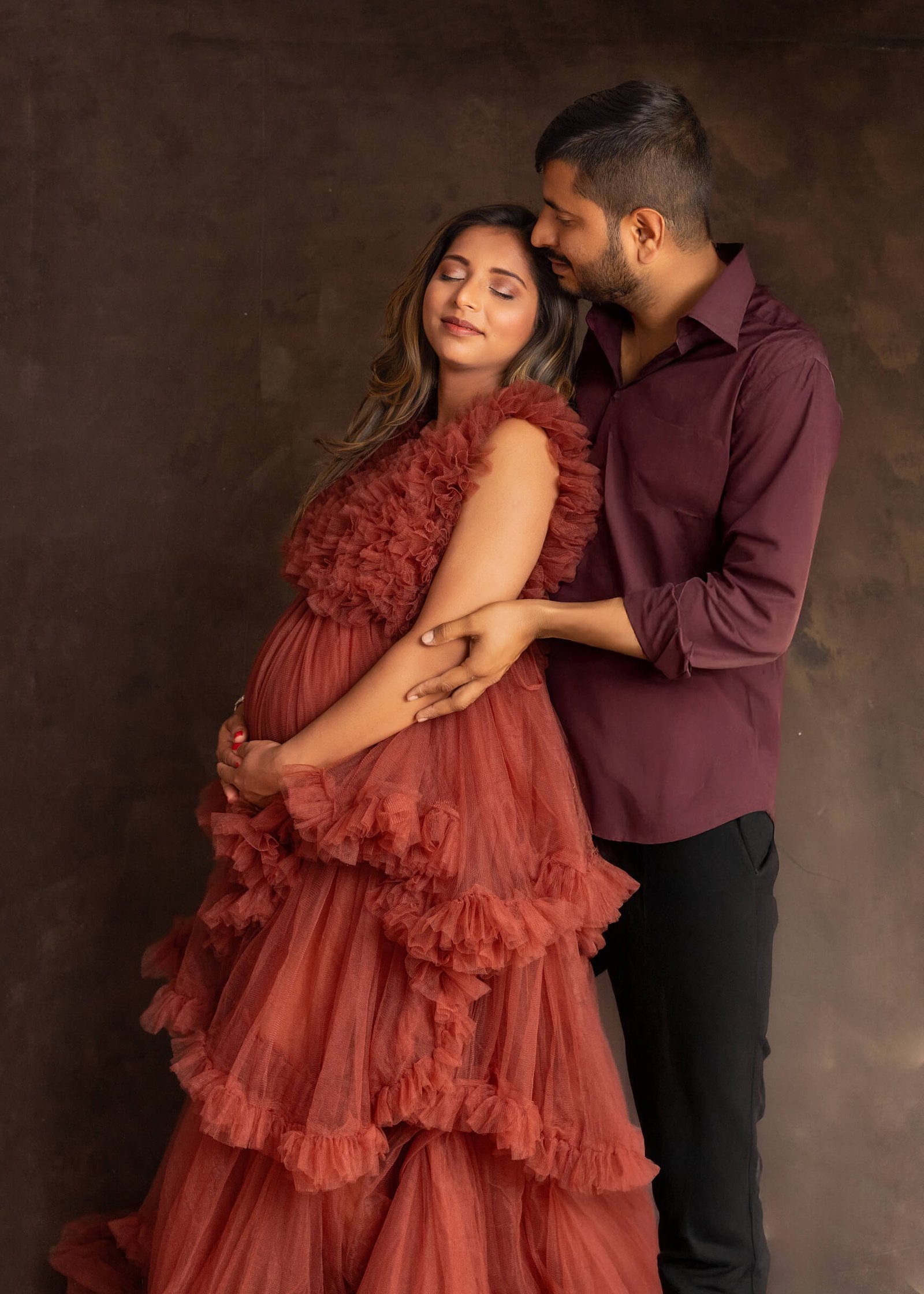 fine art maternity-portrait shot in a studio in croydon 1